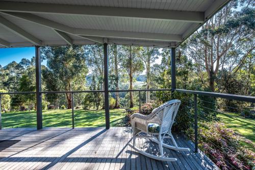Létesítmények, Otway Valley Lodge - koalas in the garden, wood fired hot tub in Great Ocean Road - Johanna