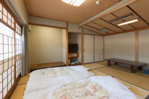 Onomichi Royal Hotel - Tap to explore photos