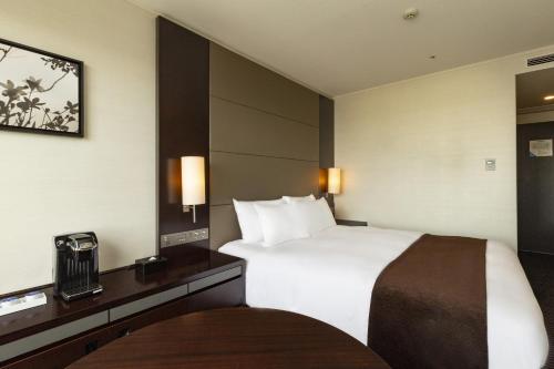 Main Tower 35th-36th Floor Premier Double Room - Non-Smoking image 10