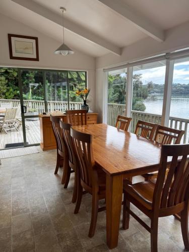 Water's Edge Holiday Home in Opua