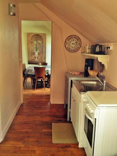 Konyha, Les Rouges Gorges in Giverny