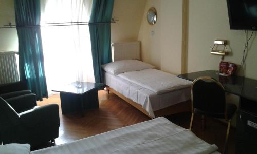 Hotel Bara Budapest - image 11