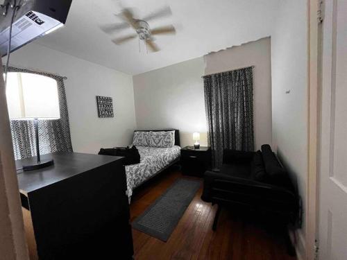 Comfortable 2-Bdrm Spacious Home with Wifi & Patio - Tap to explore photos