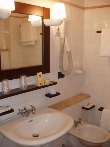 Bathroom, Hotel San Claudio in Corridonia