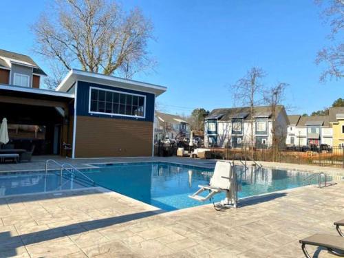 Chic Townhome with Pool and Fitness Center in Clemson, USA