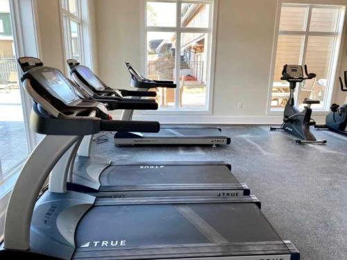 Chic Townhome with Pool and Fitness Center in Clemson, USA