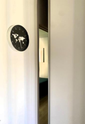 Apartment near Metro Station and Park, Varsovia (foto 6)