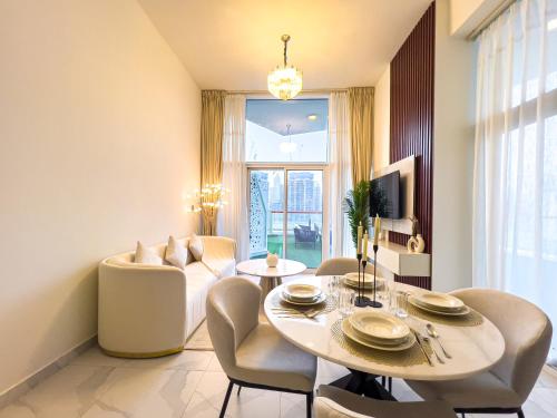 Millennium Binghatti Residence 2BR Burj Khalifa and Lake, Dubái (foto 4)
