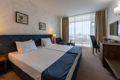 Flamingo Beach Hotel – Sunny Beach, WY