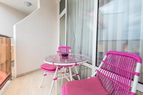Twin Room with Balcony and Sea View image 1