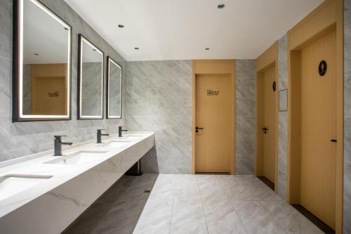 VX Hotel Shanghai Yixian Road Dabaishu – Shanghai, DC