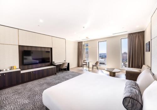 room detail thumbnail 0