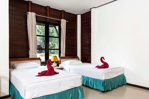 2 twin beds