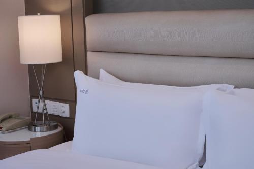 Standard Room image 6