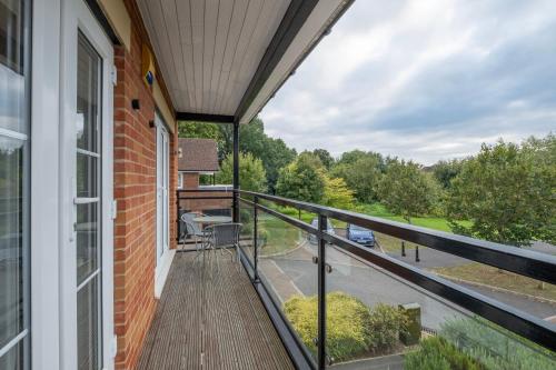 Foxherne 6 Bedroom 3Bath Serviced House 18 - image 13