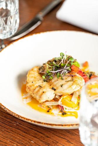 Mayfair Maisonette Chic Spacious 2-Bed - 33A - image 6