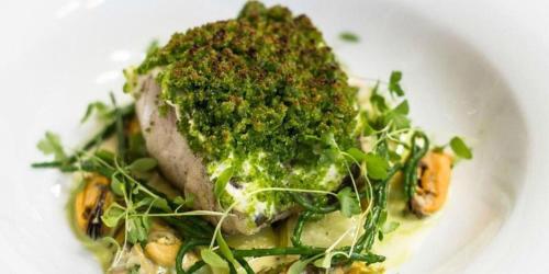 Luxury 2 Bed Apartment in the Heart of Mayfair Your Stylish London Retreat 4th floor no lift - image 14