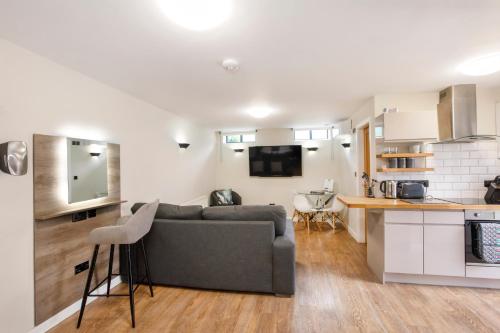 City Apartments - Monkbar Mews - image 8