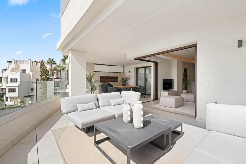 BRAND NEW Luxury 2Bd Velaya Beachfront RDR442 in Estepona