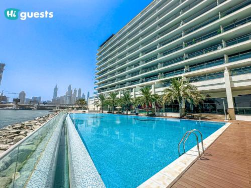 Premier Beachfront Stylish 2BR Apt + Maid Room - image 13