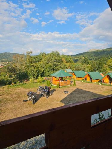 Konaci Oceva Zemlja Vikendica i Bungalovi in Mojkovac