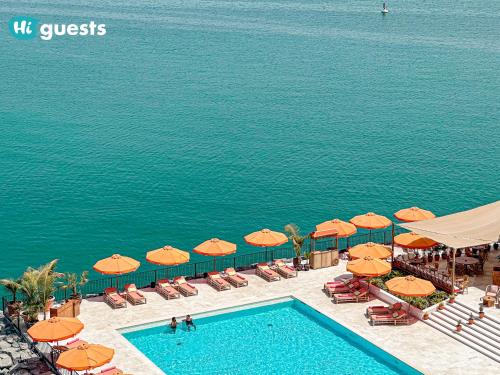 Premier Beachfront Stylish 2BR Apt + Maid Room