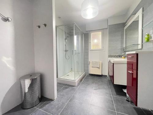 Normandie Cosy Apt rdc indépendant bien équipé dans maison confortable terrasse grand jardin clos sans vis à vis entre Caen et Bayeux, proche plages du débarquement