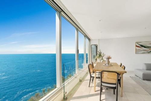 Clifftop Oasis with Breathtaking Views - image 10