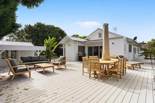Hillside Hamptons Indoor Fire and Fire Pit - North Avoca Beach