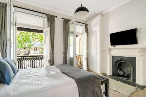 Multi Level Surry Hills Home with Terrace - image 2