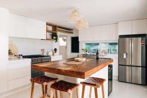 Prime location with pool - walk to Coolum Beach, Coolum Beach (fotografie 3)