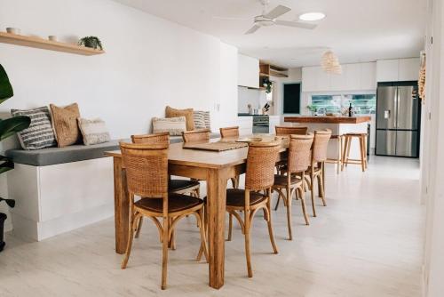 Prime location with pool - walk to Coolum Beach, Coolum Beach (fotografie 8)