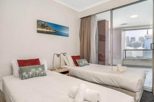 Dream Harbour View Parking Pool - image 3