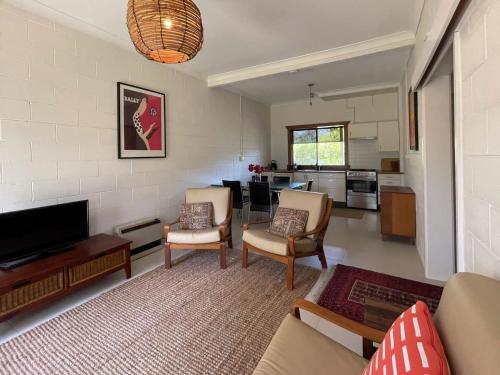 Broulee Pet Friendly Coastal Delight