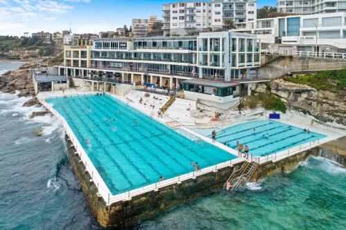 The Little Bondi Base - image 9