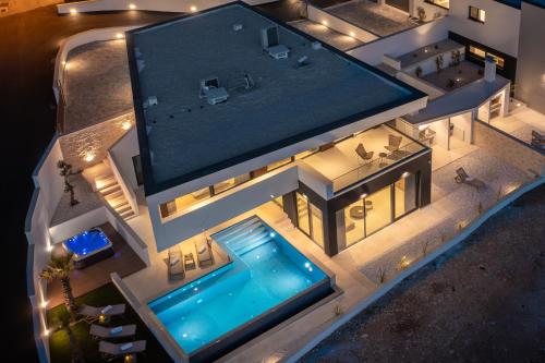 Villa image 4