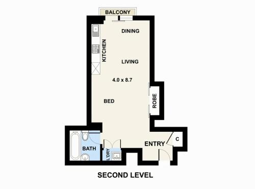 Cozy Retreat with Balcony in Crows Nest - image 6