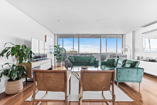 The Perch - Gorgeous 3 Bedroom Penthouse photo 1
