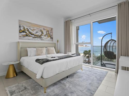 Luxurious 2BR With Amazing Marina View & Large Patio, Dubaj (zdjęcie 9)