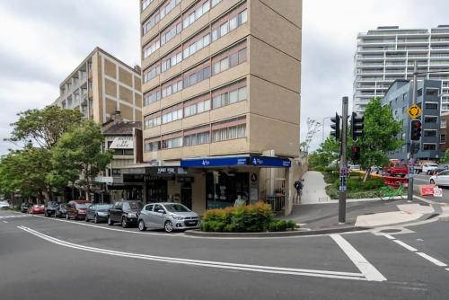 Studio with Stunning Views and Free Parking - image 2