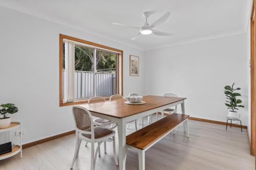 Shoreline Retreat 900m to the beach in Fingal Bay