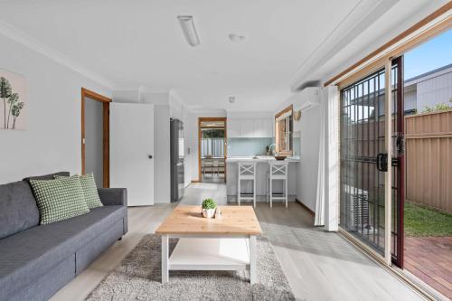 Shoreline Retreat 900m to the beach in Fingal Bay