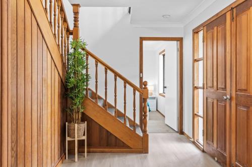 Shoreline Retreat 900m to the beach in Fingal Bay