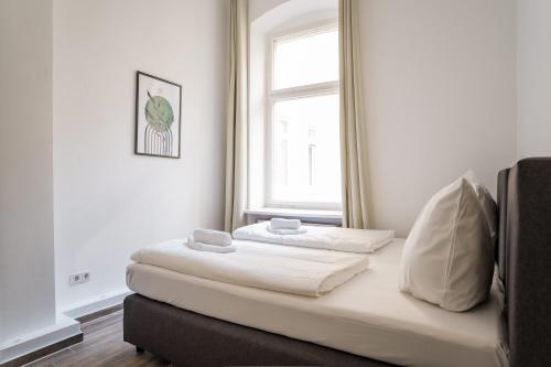 Apartment at Rosenthaler Platz - image 10
