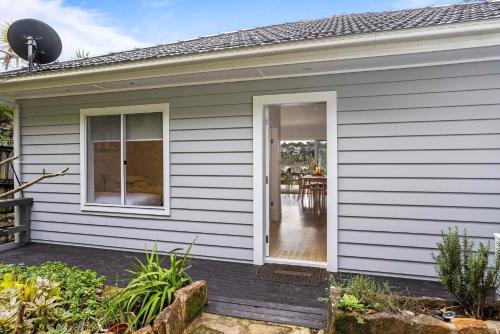 Sensational Ocean Views In Maianbar in Bundeena