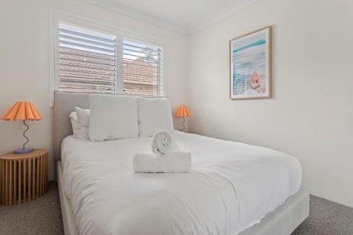 Urban Serenity 2BR with Balcony & Parking - image 6