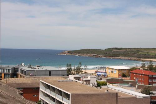 Seaside Serenity Stunning Beach Views in Maroubra - image 4