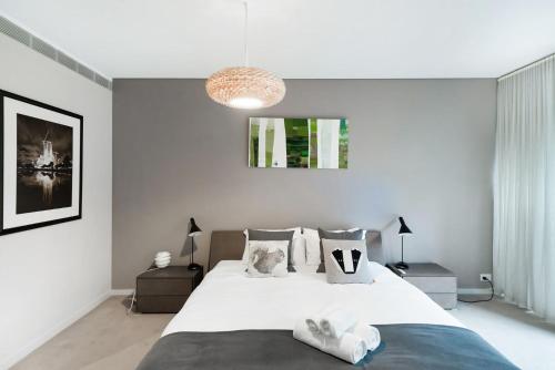 LEAFY INNER CITY APARTMENT / CAMPERDOWN - image 2