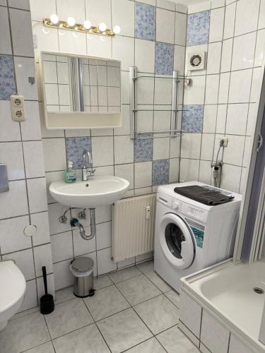 淋浴間, Hyra Living- Apartment in Ilsfeld nahe A81 in 伊爾斯費爾德