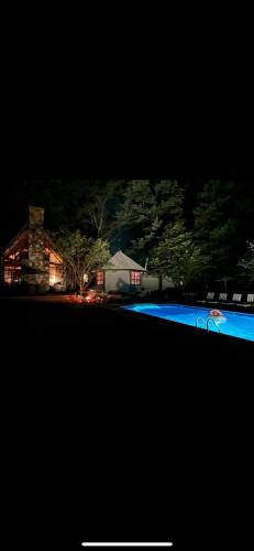 . Private Pool & Hot Tub at Chalet by Hidden Valley